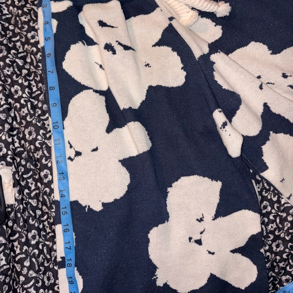 Family First Milano Blue Jacquard Floral Knit Shorts Made in Italy Size M $264 - Picture 3 of 9